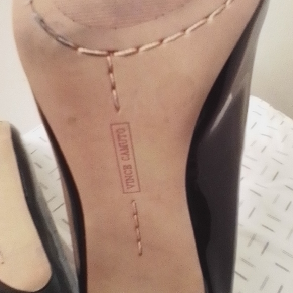 Vince Camuto Peep Toe Black Patent Leather Heels SIZE 8 - Picture 4 of 7